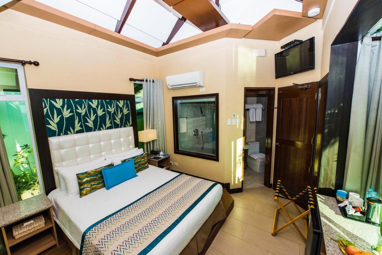 Acuatico Beach Resort & Hotel Inc. San Juan  Exterior photo